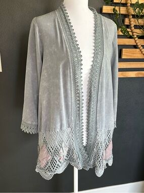 Gimmicks by BKE Pieced Crochet Cardigan Gray Boho Cottagecore M
